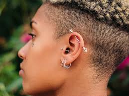 <h3>Ear Jewellery</h3>